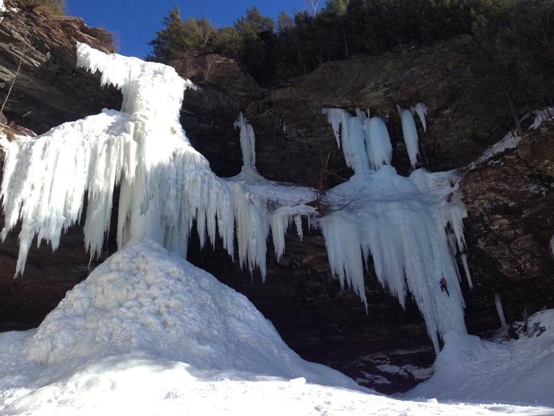 Kaaterskill Falls (left) and Gotliebs Roof (right). Photo credit: James Tullos.
