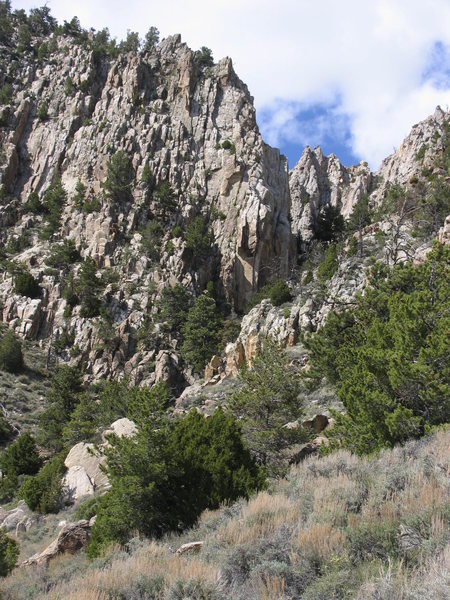 Sedimentary rocks of the East side escarpment of the Seminoe Mtns.  