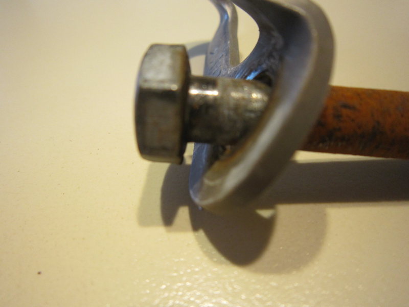 This shows the impact area of the hanger on the bolt. Again it is shiny from unscrewing it with weight on it.