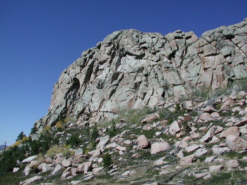 A look at the crack systems on a mound near or on the southeast corner of the southwest end of the top ridge.