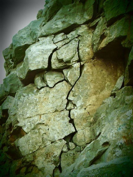 Shattered Dreams, quite a creepy and beautiful line to look at, and fun to climb!