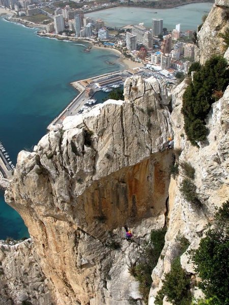 Chris Perkins leads the final technical pitch on Diedra UBSA, Calpe Spain. Photo by José Ortega.