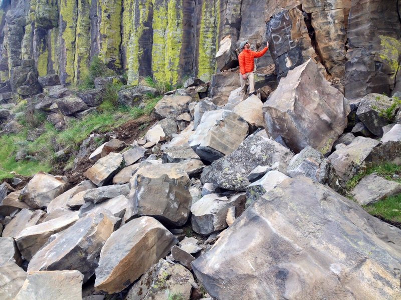 A good portion of the Green Acres wall collapsed this morning. The rockfall sent car sized boulders and talus all the way down to the river.