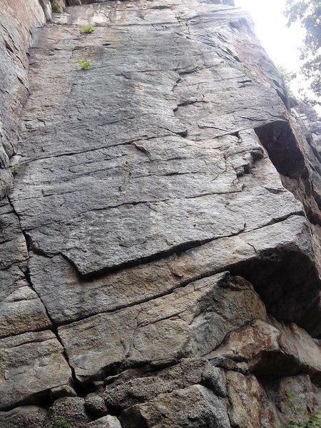 Full view... Three pitons and good starter climb into 5.8 along with Alfonso and Arrow in the Gunks