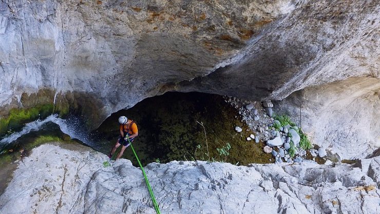 Eaton Canyon, down the long Gully waterfall rap to a swim. Photo by Bella. 7 Jun 2014.