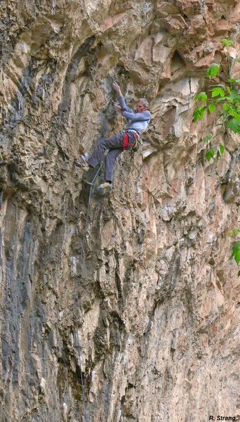 Ed Strang cranking!<br>
Living in Fear (5.13d).