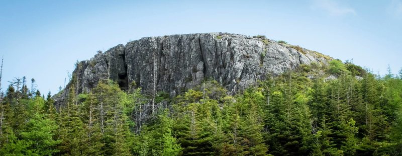 Roadside view of Lockes Rocks<br>
Photo by Greg Locke (2014)