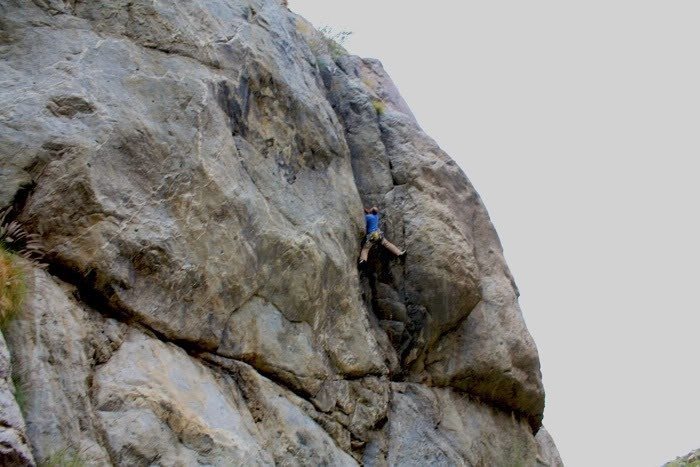 Great 5:11 crack, far right of the Bird mess.<br>
Bill Leventhal on the sharp end:)