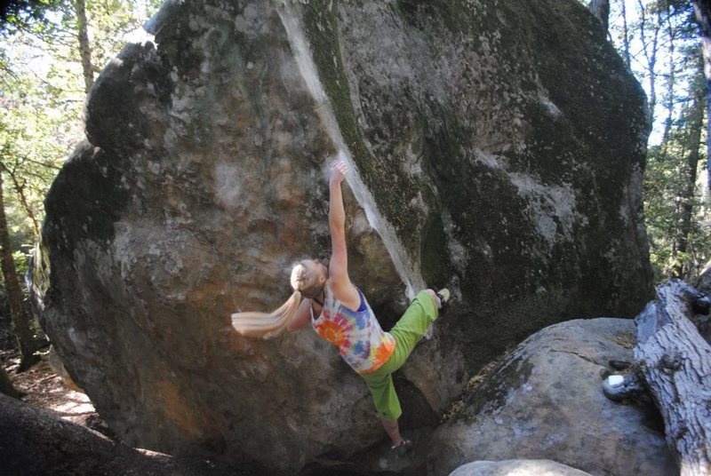 Courtney Ceran starts the Nature Nazi Arete V7, Nature Nazi Boulders, Sanborn County Park, CA @Verve
