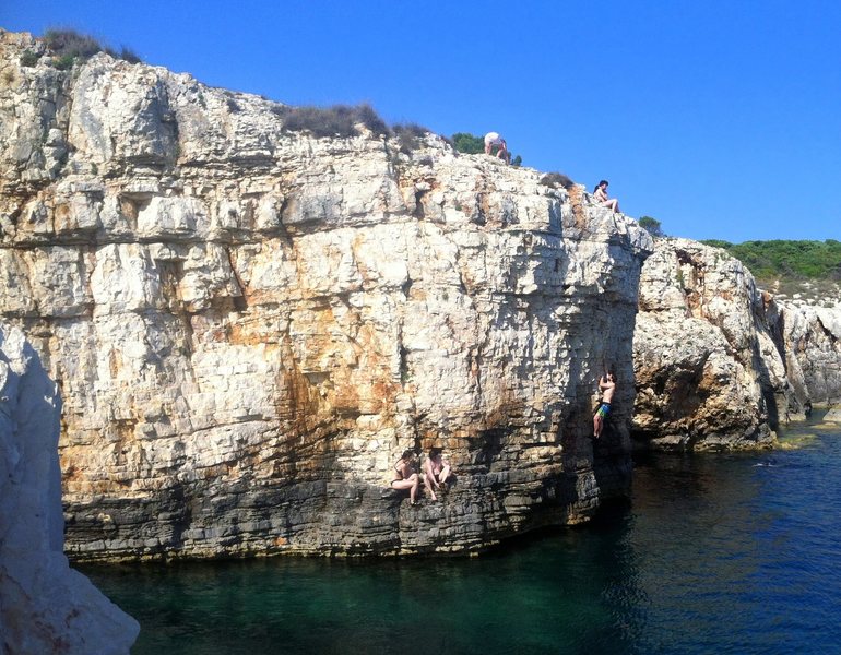 The main DWS area at Kap Kamenjak. Partially hidden on the right is a steeper cave area.
