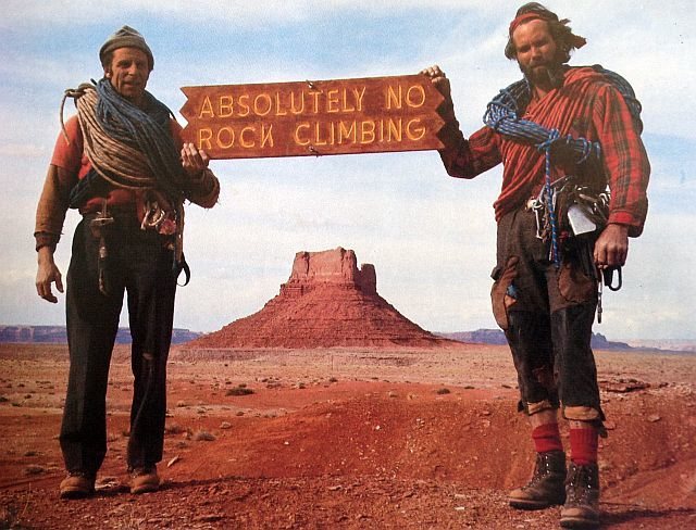 Fred Beckey and Eric Bjornstad in Monument Valley, Navajolands<br>
<br>
Photo: Bjornstad Collection