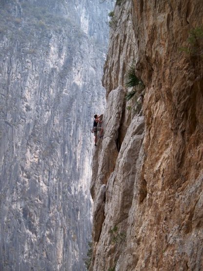 Climber on Gettin' Wood on the Spires