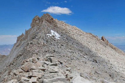 looking straight up the West ridge of Mt Carillon, from Russell-Carillon Pass