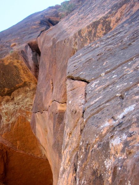 Pitch 3 finger crack