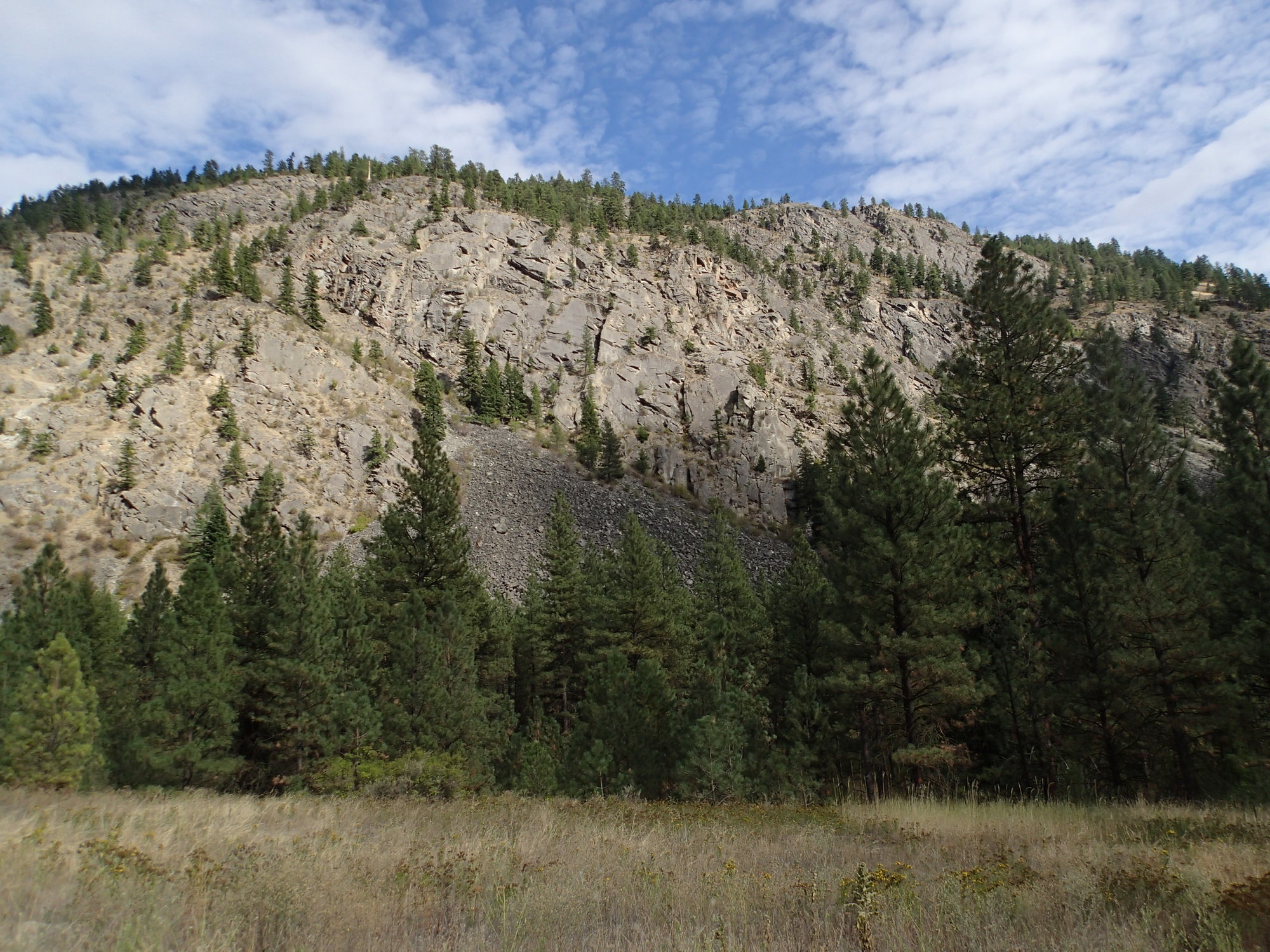 Sinlahekin Valley West Face from the road.