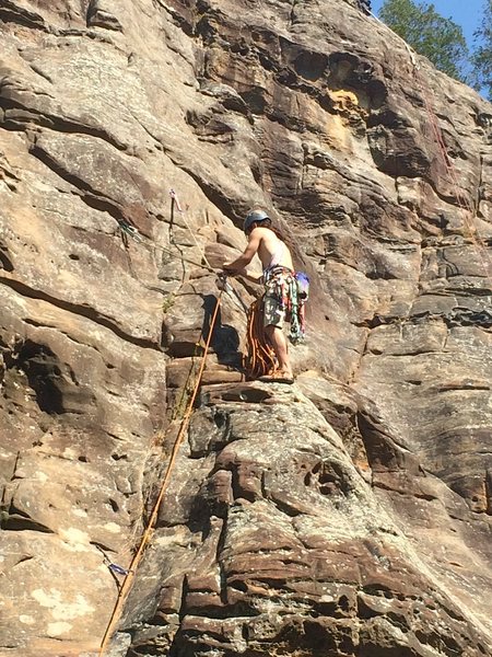 Stevie J setting the belay
