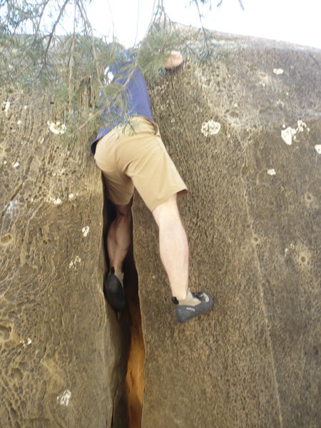 Appropriate offwidth technique: jam calf in, flex, stand up.