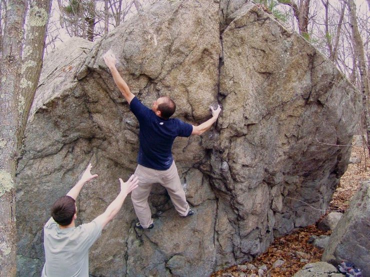 Reaching for the top from the right hand seam hold.