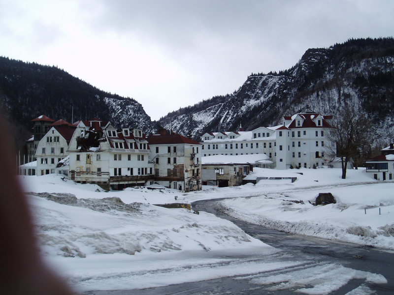 The old, and now decrepit, Balsams Hotel - once one of the "Grand Hotels" of America. (The rock in the background is NOT the main notch, but a side-"canyon'.)