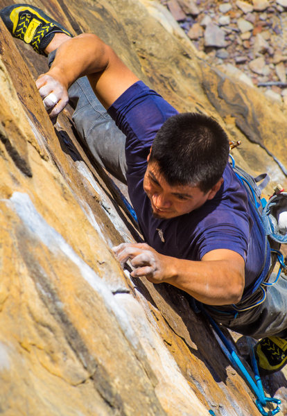 Alberto Luna Castillo working hard for the flash on Flounder (11a) at Whippoorwill. Photo by Jeff Dunbar.