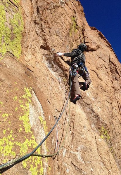 Leading the 4th pitch of Unknown. This was a really fun pitch, especially the horizontal crack and slab up top.