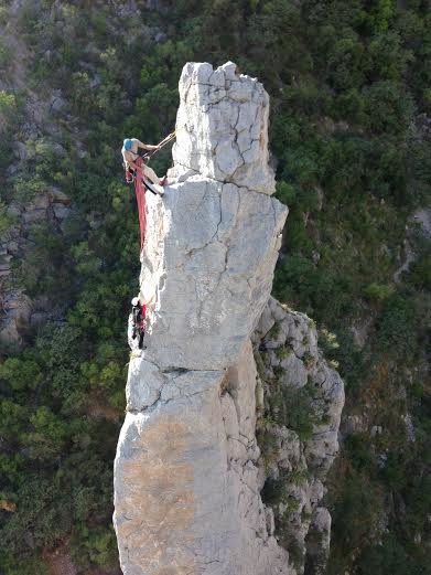 Alipio Loyola belaying Bruna Kajiya on the summit of the Western Spire