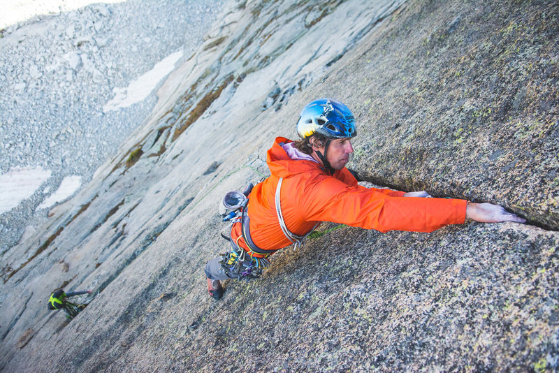 Can it get any more splitter in the park then this pitch? Eli Helmuth of Climbing Life Guides cruises the money pitch on The Barb.
