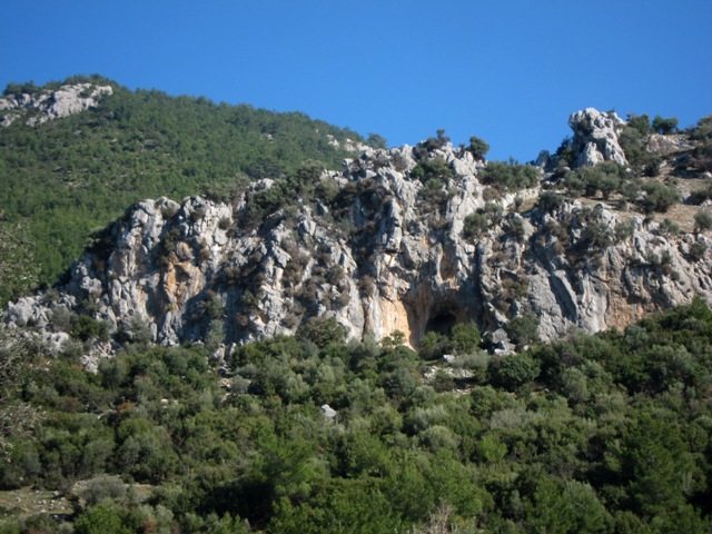 Left side of Önyüz with the prominent hole in the Afro sector to the right of center.