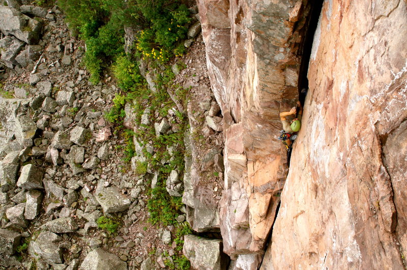 Evan on a smooth and impressive lead of this excellent route. 