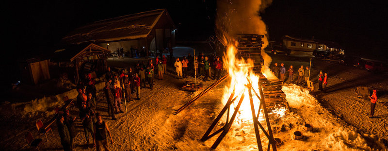 Sunday Night bonfire and spaghetti feed. ( picture firm 2015 Valdez Ice Climbing Festival