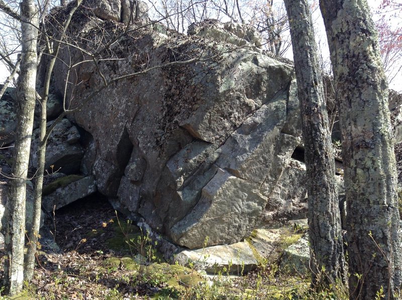 Upper Ridge Area: Pyramid Boulder. The hand crack route can be seen on the leftish side of the boulder. 