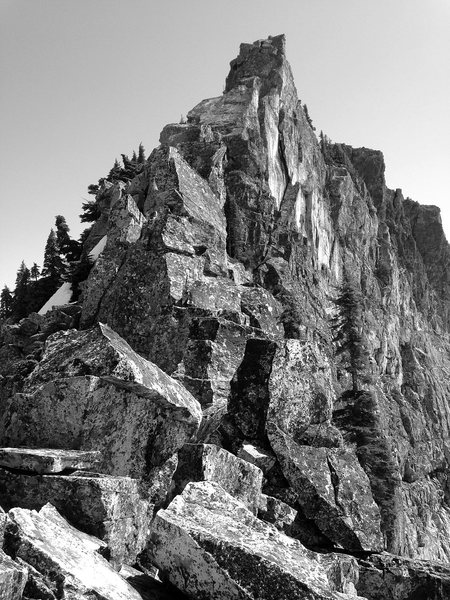 Lundin Peak, West Ridge