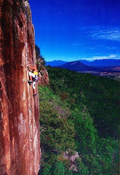 Paul Smith on the FFA of Whistling Kite (aka Crack of Dawn) (32/5.14a), Frog Buttress<br>
<br>
Photo by Clare Blues