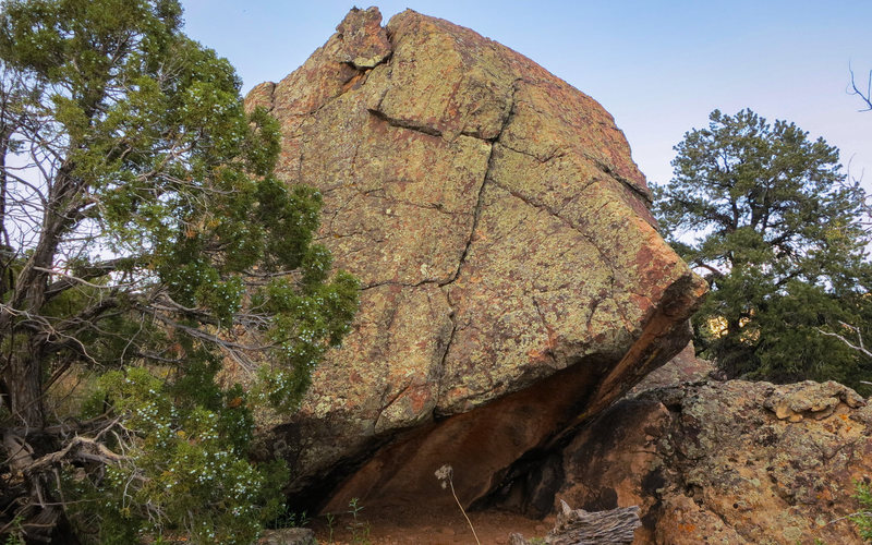Bouldering in Hinterland Stone, Grand Junction Area