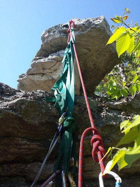 The diving board above made for a nice top-managed setup with hotpoint for direct belay and separate rap lines. Good space up there for bringing climbers into system and staging.