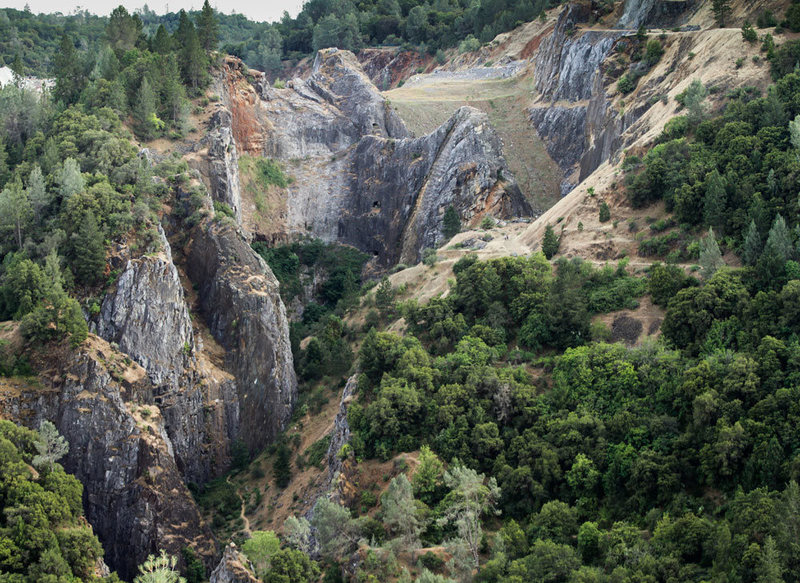 Auburn Cliffs