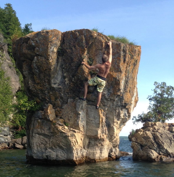 Climbing in Lone Rock Bouldering, 1. Northern Vermont