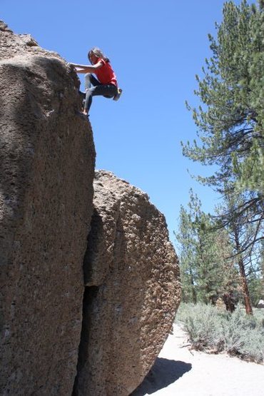 Topping out on Problem O (V0+), Bachar Boulders