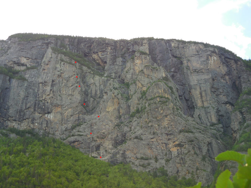 Renaissance climbs a distinctive buttress, left of La Pomme d'or and La Loutre.