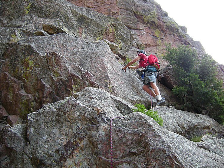 The 4th class traverse.<br>
<br>
Photo: Steve Nelson.