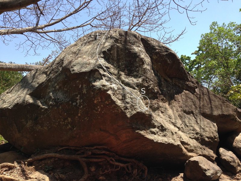 This route is on east face of Jellyfish Boulder.