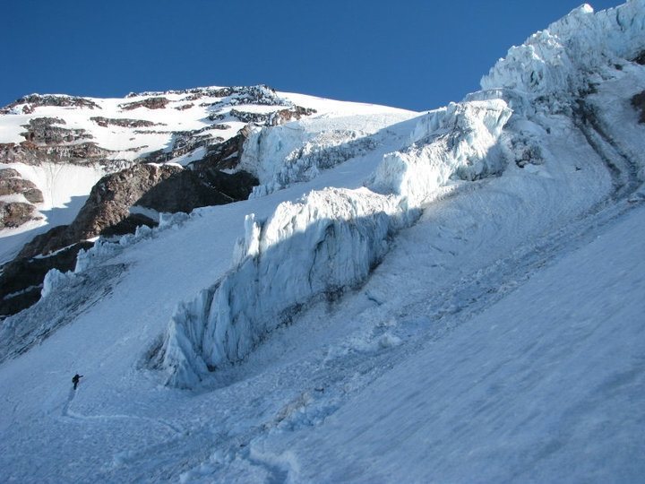 Around the Kautz ice cliffs in early condition