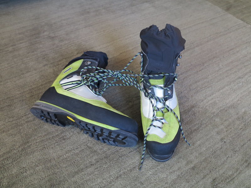 Lowa Verticals Size 44.5 super warm amazing Ice/mixed boot. Great condition $220
