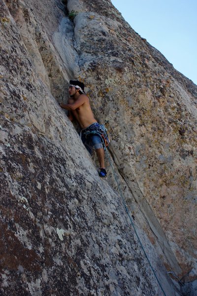 Me starting up the second half of tree corner. offwidthy/slaby/hand jammy/ second pitch.