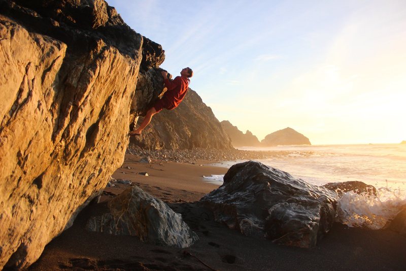 Bouldering in Willow Creek Picnic Ground, Central Coast
