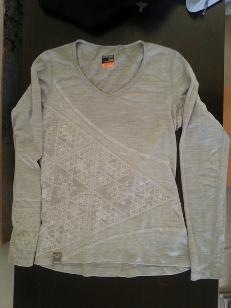 Icebreaker Women's 200 - Sherpinsky Triangle, V-neck, Grey Heather, Small