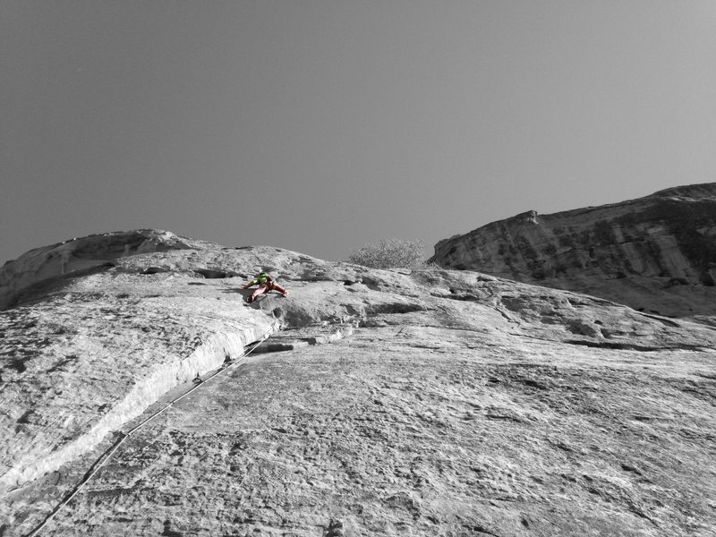 Alexis Crellin moving into the P2 crux (which seemed very thin for 5.9