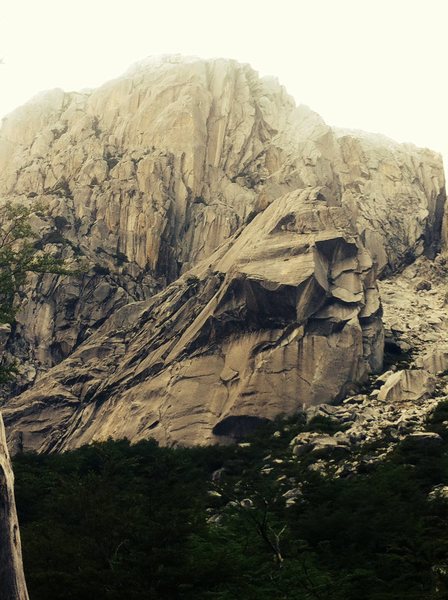 The formations El Penon and Mini Frey in Valle Trinidad. The route Homo Santa (5.10+) ascends both formations. It's a fine route with good cracks, chimney and traverse pitches.