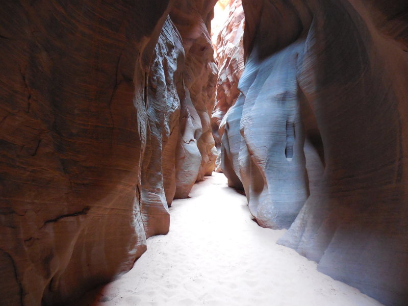 Hiking through Buckskin Gulch on our way to Cochese Stronghold.