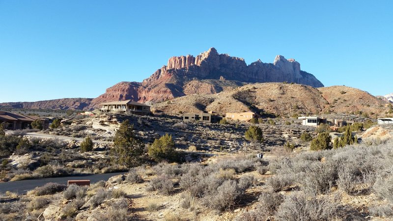 Start hike from Chinle TH in the Anasazi subdivision